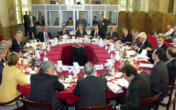 Περιθώρια για μείωση των επιτοκίων της ΕΚΤ αφήνει ο Βιμ Ντούιζενμπεργκ