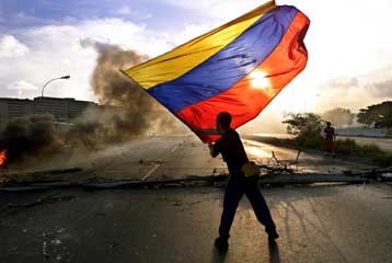 Δεύτερη συνεχόμενη μέρα γενικής απεργίας στη Βενεζουέλα με αίτημα την παραίτηση Τσάβες