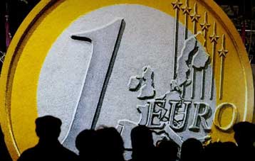 Ενισχύεται το ευρώ εν μέσω ελπίδων για μείωση των επιτοκίων της ΕΚΤ