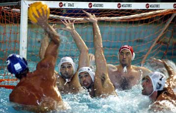 Ανοιχτή η πρόκριση για Ολυμπιακό και Βουλιαγμένη μετά το 8-8