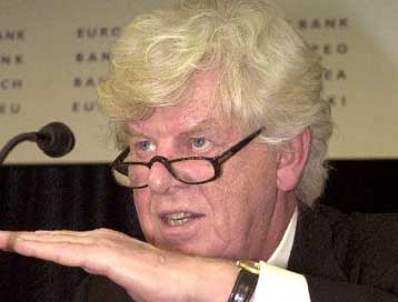 Σε μείωση των επιτοκίων κατά 0,50% προχώρησε η Ευρωπαϊκή Κεντρική Τράπεζα