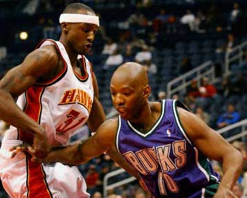 Εξαιρετικός ο Ρόμπινσον οδήγησε σε νίκη την Ατλάντα επί των Μιλγουόκι Μπακς