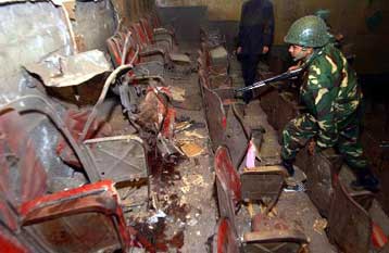 Μπαράζ συλλήψεων στο Μπανγκλαντές μετά τις βομβιστικές επιθέσεις σε κινηματογράφους