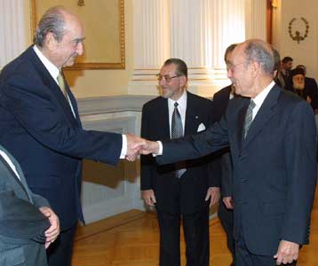 Σωστοί οι κυβερνητικοί χειρισμοί στο θέμα του τέως βασιλιά, σχολίασε ο Κ.Στεφανόπουλος