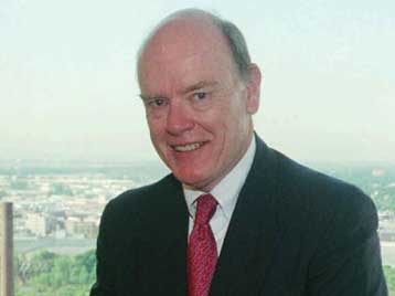 Υποχωρεί το δολάριο εν μέσω φημολογίας για τη νέα συναλλαγματική πολιτική των ΗΠΑ