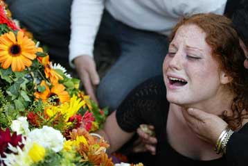 Στη δημοσιότητα τη Δευτέρα οι φωτογραφίες δύο υπόπτων για τις επιθέσεις της Μομπάσα