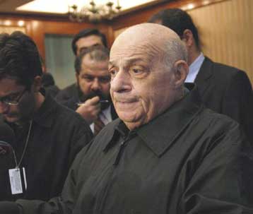 Δεν ικανοποιεί τον Ντενκτάς το αναθεωρημένο σχέδιο Ανάν για το Κυπριακό