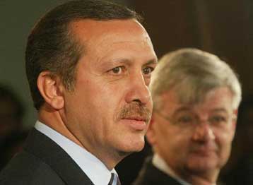 Στήριξη των ΥΠΕΞ της ΕΕ στη γαλλογερμανική πρόταση για την Τουρκία «βλέπει» ο Φίσερ