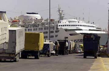Κανονικά τα δρομολόγια των πλοίων από Πειραιά και Ραφήνα – Κλειστό το Ρίο-Αντίρριο