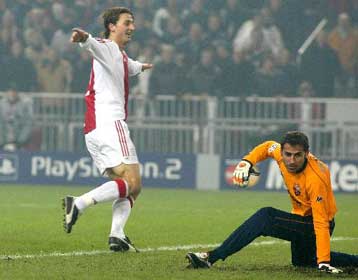 Πρώτη νίκη για τον Αγιαξ, λευκή ισοπαλία στο Χάιμπουρι, θρίαμβος της Ίντερ