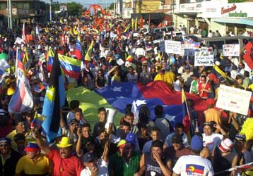 Παραλύει η Βενεζουέλα, καθώς συνεχίζεται για δέκατη ημέρα η γενική απεργία