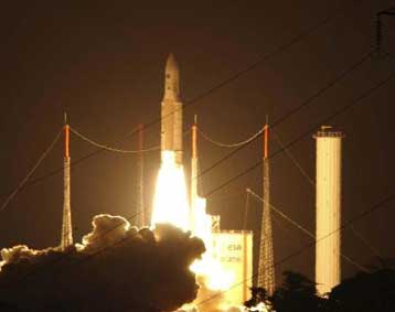 Καταστράφηκαν δύο ευρωπαϊκοί δορυφόροι έπειτα από έκρηξη πυραύλου Ariane 5