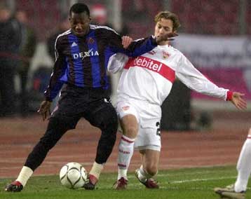 «Θύμα» έκπληξης η Λιόν, πρόκριση για τη Λίβερπουλ και τη Λάτσιο