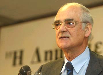 Συστάσεις Κακλαμάνη προς βουλευτές εν αναμονή της ψήφισης του νόμου για το ασυμβίβαστο