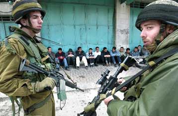 Στη σύλληψη 14 Παλαιστινίων μαχητών προχώρησε ο ισραηλινός στρατός