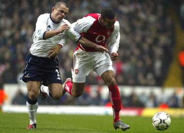 Την ανάσα της Μάντσεστερ αισθάνεται η Αρσεναλ μετά το 1-1 με την Τότεναμ