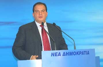 Σφοδρή επίθεση από τον Κώστα Καραμανλή κατά της οικονομικής πολιτικής της κυβέρνησης