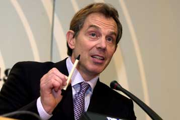 Αξιωματούχους των Παλαιστινίων καλεί στο Λονδίνο ο Μπλερ