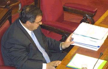 Με νέες απαλλαγές για τους πολύτεκνους ψηφίστηκε το φορολογικό νομοσχέδιο