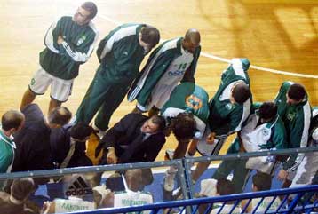 Οι… πονοκέφαλοι του Ομπράντοβιτς εν όψει Κάουνας