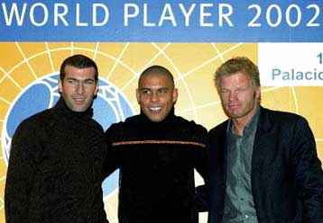 Ο Ρονάλντο όπως αναμένονταν κορυφαίος ποδοσφαιριστής του 2002