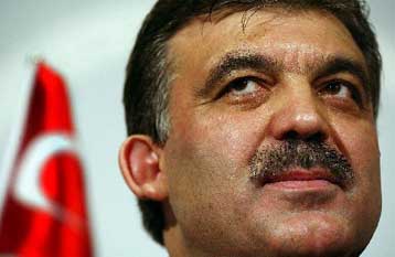 Περιοδεία στον αραβικό κόσμο εν όψει πιθανής επέμβασης στο Ιράκ ξεκινά ο Α.Γκιουλ