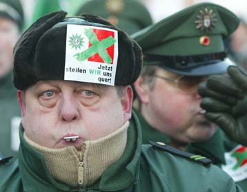 Σε νέες απεργιακές κινητοποιήσεις προσανατολίζονται τα γερμανικά συνδικάτα