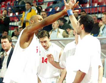 Επίσκεψη Δημάρχου στην ομάδα μπάσκετ του Πανιώνιου