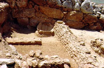 Από σεισμό και πυρκαγιά καταστράφηκε η Ακρόπολη της Μιδέας