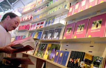 Θετικός απολογισμός για την ελληνική παρουσία στην έκθεση βιβλίου της Κωνσταντινούπολης