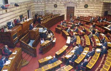 «Κόντρες» στη Βουλή για την αξιοπιστία του προϋπολογισμού