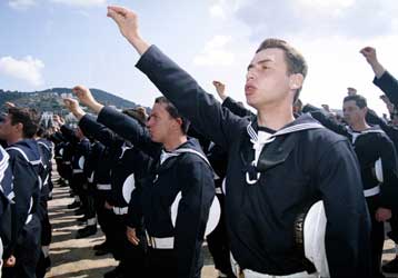 Μπορούν να απαλλάσσονται από τον θρησκευτικό όρκο οι στρατιώτες