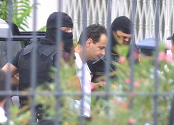 «Διακήρυξη ιδεολογικών θέσεων» από τον Βασίλη Τζωρτζάτο – Μήνυση κατά της ΕΛ.ΑΣ.