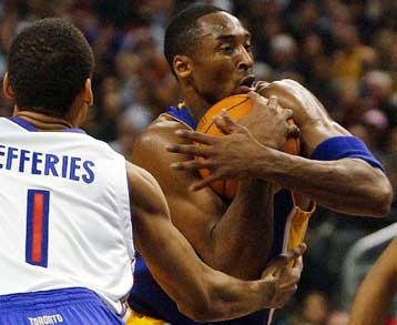 Με τριπλ νταμπλ του Γκαρνέτ οι Τίμπεργουλφς 113-100 επί των «Ταύρων» μέσα στο Σικάγο