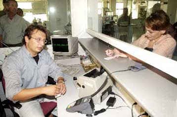 Νέο φορολογικό τοπίο το 2003 για μισθωτούς, ελεύθερους επαγγελματίες και επιχειρήσεις