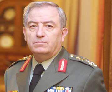 Επίσκεψη του αρχηγού ΓΕΕΘΑ σε μονάδες της Ροδόπης και του Έβρου