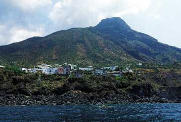 Έξι τραυματίες από έκρηξη ηφαιστείου στο Στρόμπολι της Ιταλίας