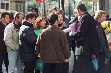 Παρατείνεται έως τις 30 Ιουνίου η προθεσμία κατάθεσης δικαιολογητικών για τους μετανάστες
