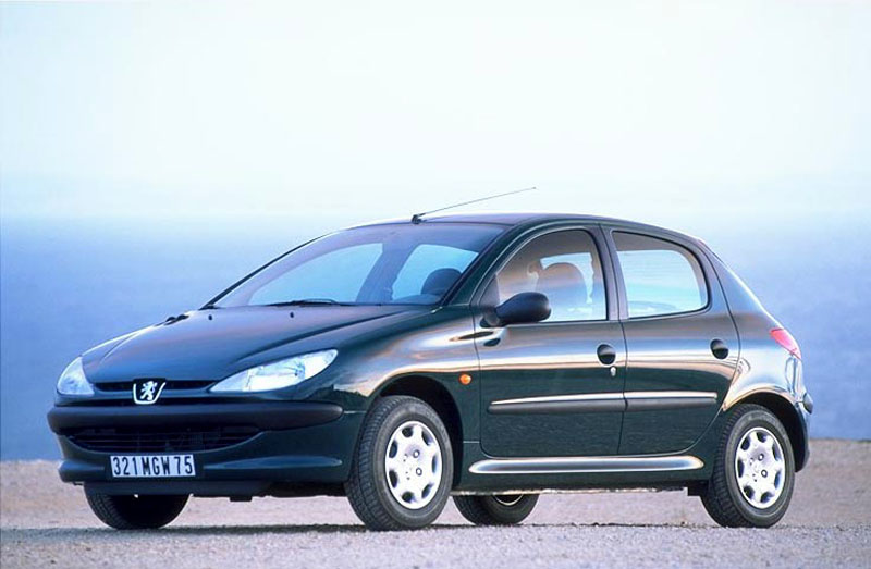 Η νέα γενιά της οικογένειας Peugeot αναλαμβάνει τα ηνία του γαλλικού ομίλου PSA