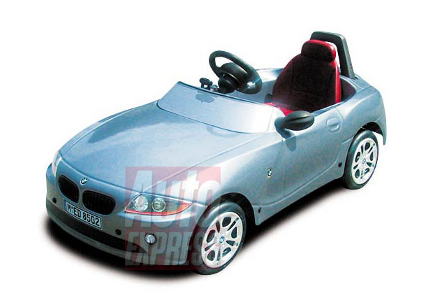 Μια BMW Z4 για τον μπαμπά και μια για το γιο!