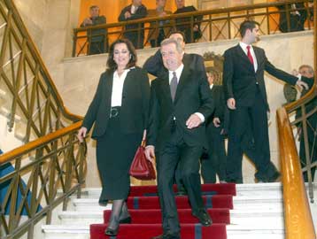 Ανέλαβε τα καθήκοντά της στο δήμο Αθηναίων η Ντόρα Μπακογιάννη