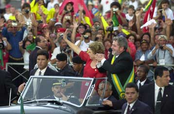 Σε κλίμα ευφορίας ανέλαβε τα καθήκοντά του ο νέος πρόεδρος της Βραζιλίας