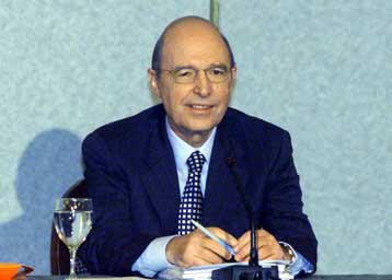 Σχέδιο «δράσης» για το πρώτο εξάμηνο του 2003 καταρτίζει ο πρωθυπουργός