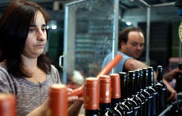 Υποχώρησε η μεταποιητική δραστηριότητα το Δεκέμβριο