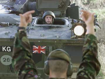 Την αποστολή 27.000 στρατιωτών στον Περσικό Κόλπο μελετά η βρετανική κυβέρνηση