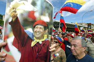 Δύο αστυνομικοί τραυματίστηκαν σε συγκρούσεις οπαδών και αντιπάλων του Ούγκο Τσάβες