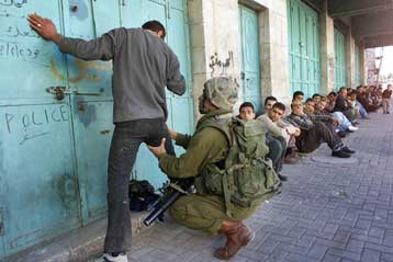 Τρεις Παλαιστίνιοι έχασαν τη ζωή τους στη διάρκεια εισβολής Ισραηλινών σε καταυλισμό