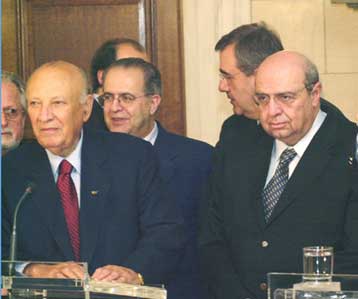 Εντατικές διαβουλεύσεις στο Κυπριακό με το προεκλογικό «θερμόμετρο» να ανεβαίνει