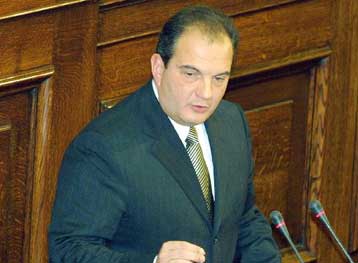 Συζήτηση στη Βουλή για τα προβλήματα της χώρας ζητά ο Κ.Καραμανλής από τον Απ.Κακλαμάνη