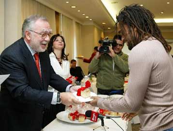 Οριστικά νοκ άουτ ο Καρεμπέ από το ντέρμπι των «αιωνίων»